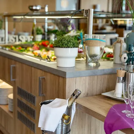 Hotell Stadthotel 4*